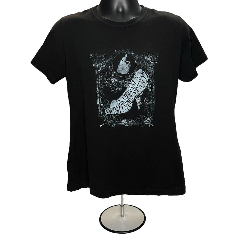 Disney Cinderella Glass Slipper A Dream Is A Wish Your Heart Makes T-Shirt Large